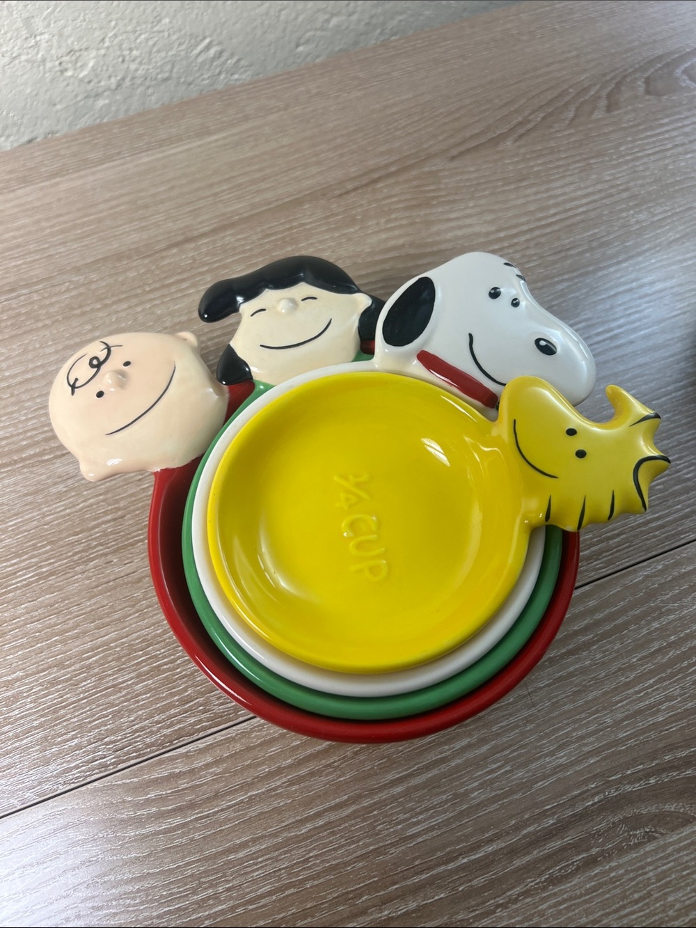 2011 Hallmark Peanuts Snoopy Gang Ceramic Nested Measuring Cups